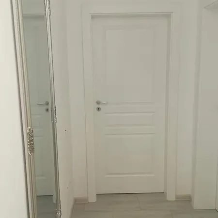 Apartament Arinyko * Năvodari